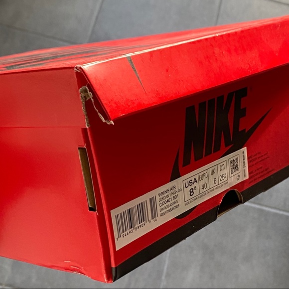 JORDAN 1 RETRO (Satin Snake Chicago) - Picture 4 of 4